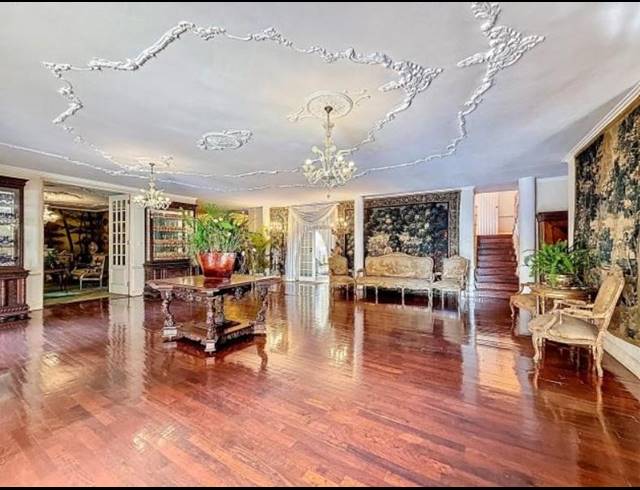 BUSINESS FOR SALE IN MUCKLENEUK